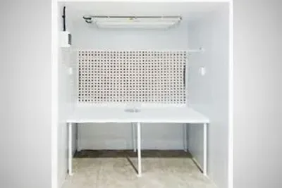 Cabine de peinture ouverte