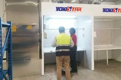 Cabine de peinture ouverte